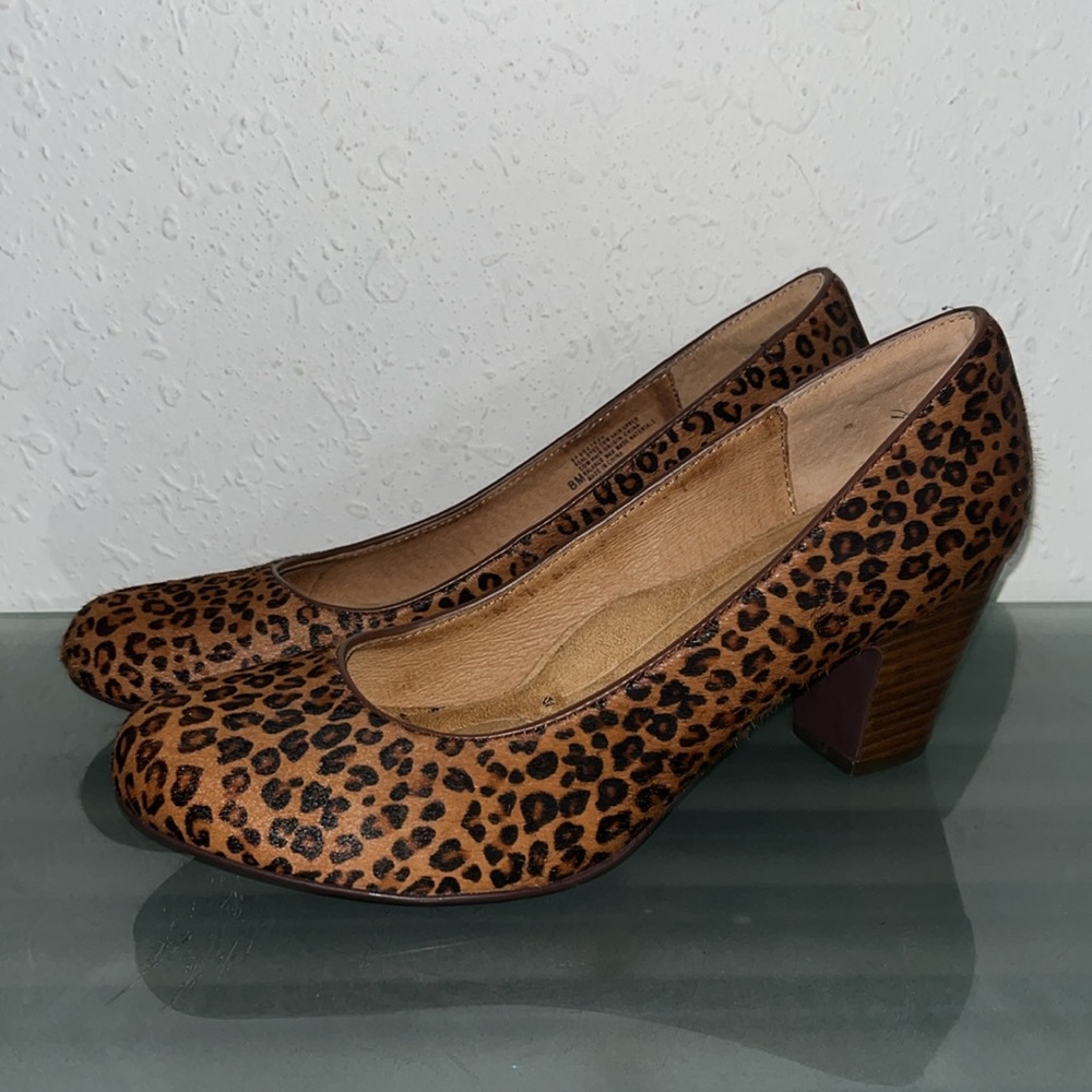 NWOB Sofft Myka Cognac Women's 8 Leopard Print Comfort Pumps Dyed Cow Hair Heels